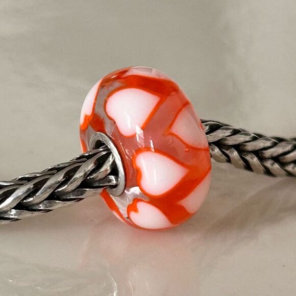 TROLLBEADS Coral Pink Hearts Unique LAA 925S NEW! from Love Symphony Kit - Picture 1 of 7